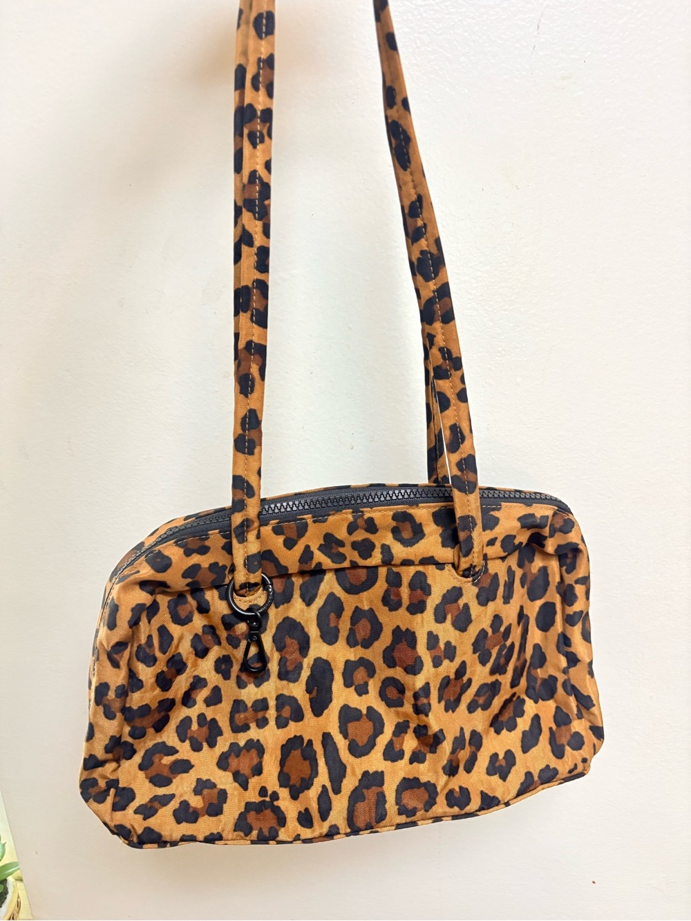 Baggu leopard bowler
